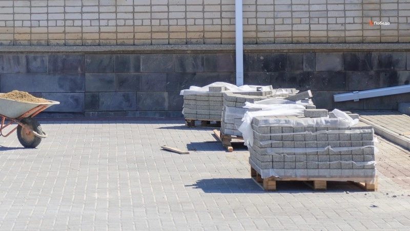 Благоустройство центральной площади стартовало в селе Дивном