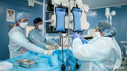 С помощью нового оборудования в краевой клинической больнице в Ставрополе впервые без разрезов удалили опухоль в головном мозге 