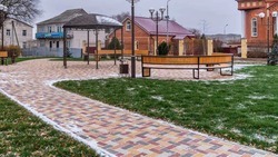 В селе Андроповского округа обновили центральную улицу благодаря губернаторской программе