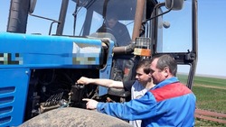 Апанасенковский округ обзавёлся новым трактором благодаря госпрограмме